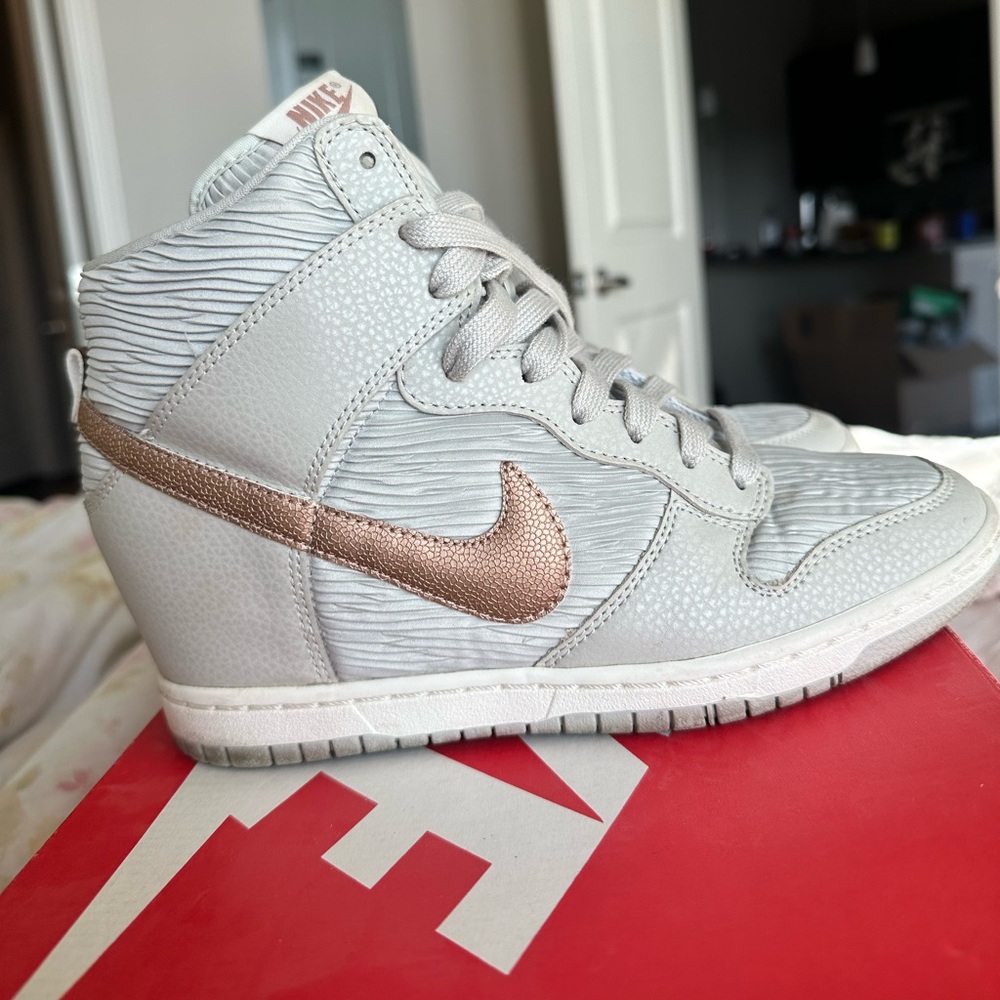 Womens Dunk Sky Hi 528899 013